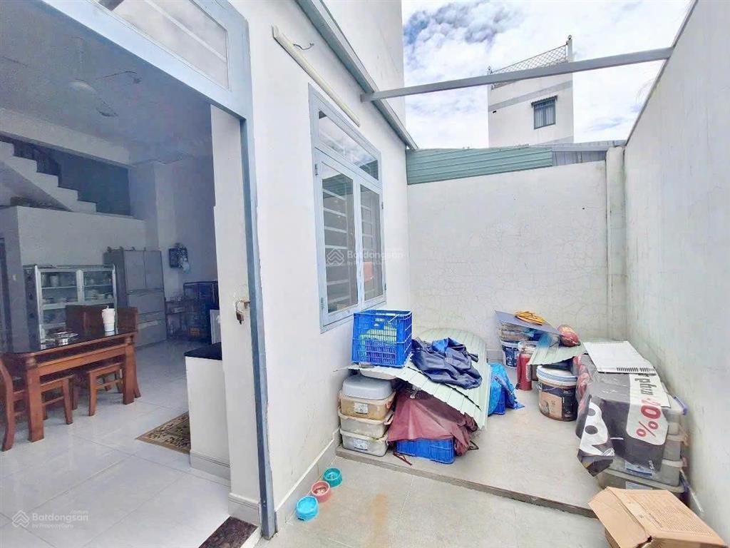 Bán nhà 3 tầng 130m2, đường lê văn lương, cách q.7 chỉ vài phút đi xe, giá 6 tỷ
