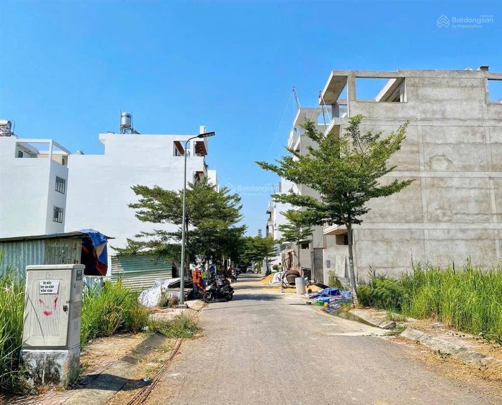 Chú hai bán đất 121m2, 2 mặt tiền trước sau, đường 10m lê văn lương, giá 4.7 tỷ