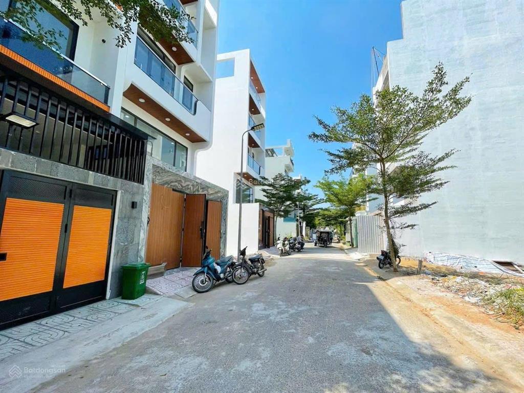 Chú hai bán đất 121m2, 2 mặt tiền trước sau, đường 10m lê văn lương, giá 4.7 tỷ
