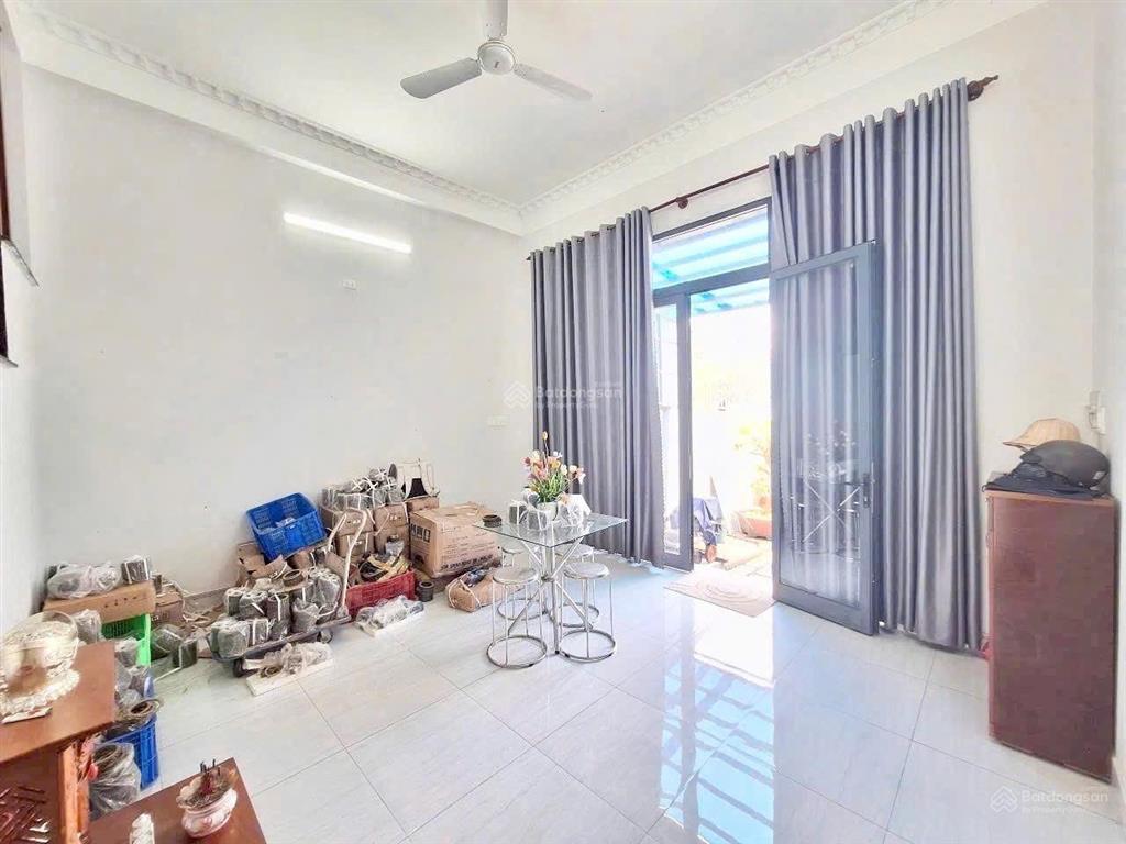 Bán nhà 3 tầng, 128m2 đường lê văn lương, hẻm xe hơi, giá 5 tỷ 990
