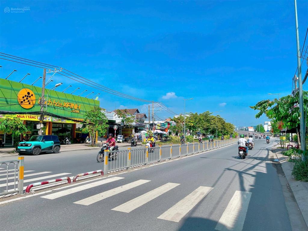 Gia đình cần bán đất 91m2, sổ riêng, đường xe hơi, lê văn lương, giá 2.85 tỷ