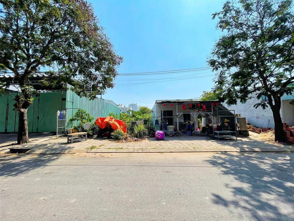 Bán đất 140m2, mặt tiền đường 16m, lê văn lương, sát quận 7, giá 8.9 tỷ
