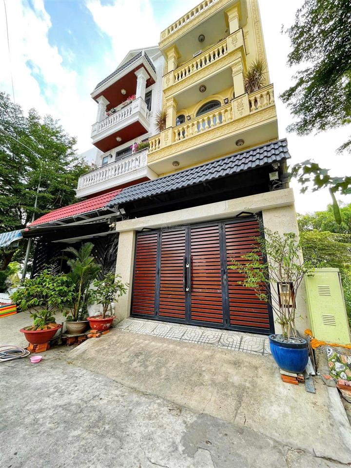 Chủ bán đất 121.2m2, đường lê văn lương, 2 mặt tiền đường 10m và đường 7m, giá 4.6 tỷ