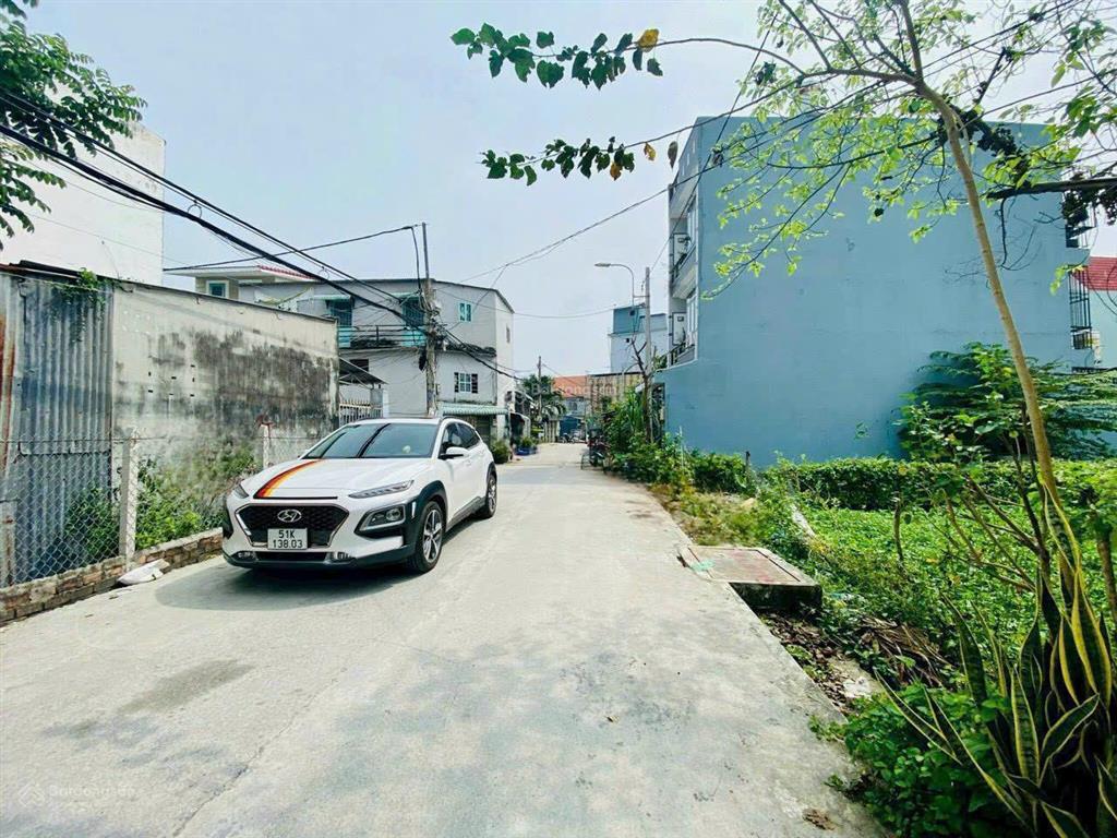 Bán đất 200m2, ngang bề thế gần 10m, cách 50m ra đường lê văn lương, giá 6.6 tỷ