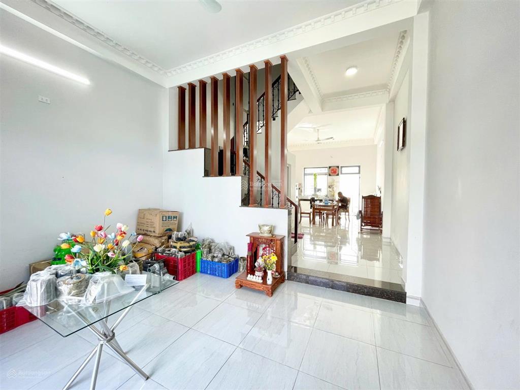 Anh hai, kẹt bán gấp nhà 3 tầng, 129m2, lê văn lương, gần 3 trường đại học, chỉ 5 tỷ 990 triệu