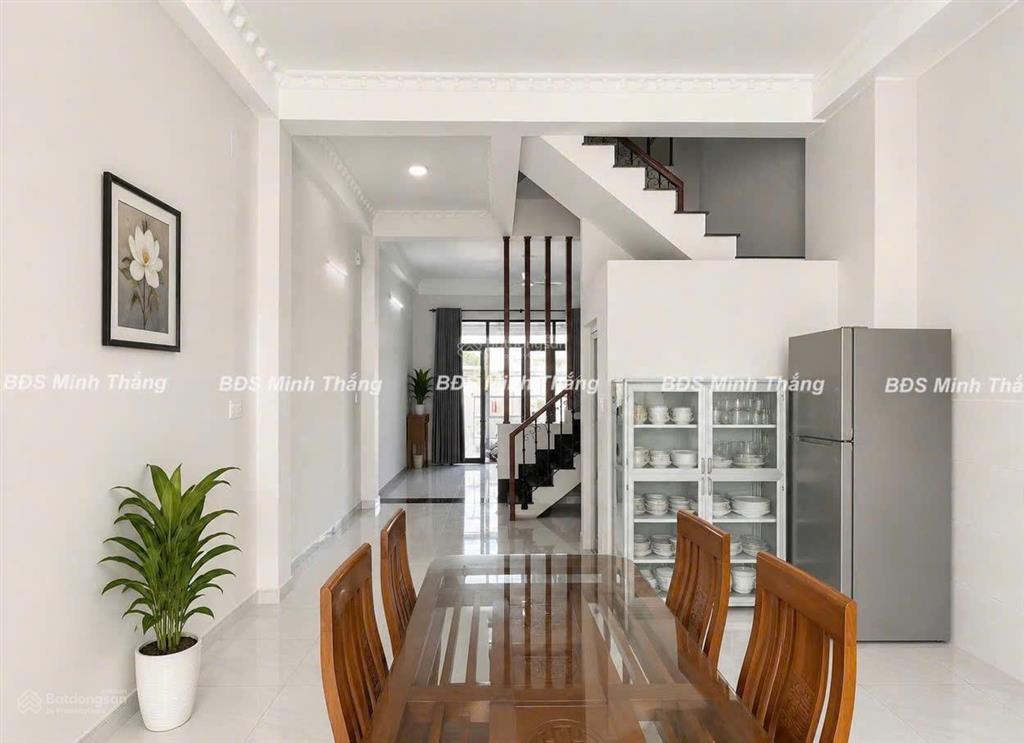 Chính chủ bán nhà 3 tầng, 130m2, lê văn lương, hẻm xe hơi thông, chỉ 6 tỷ