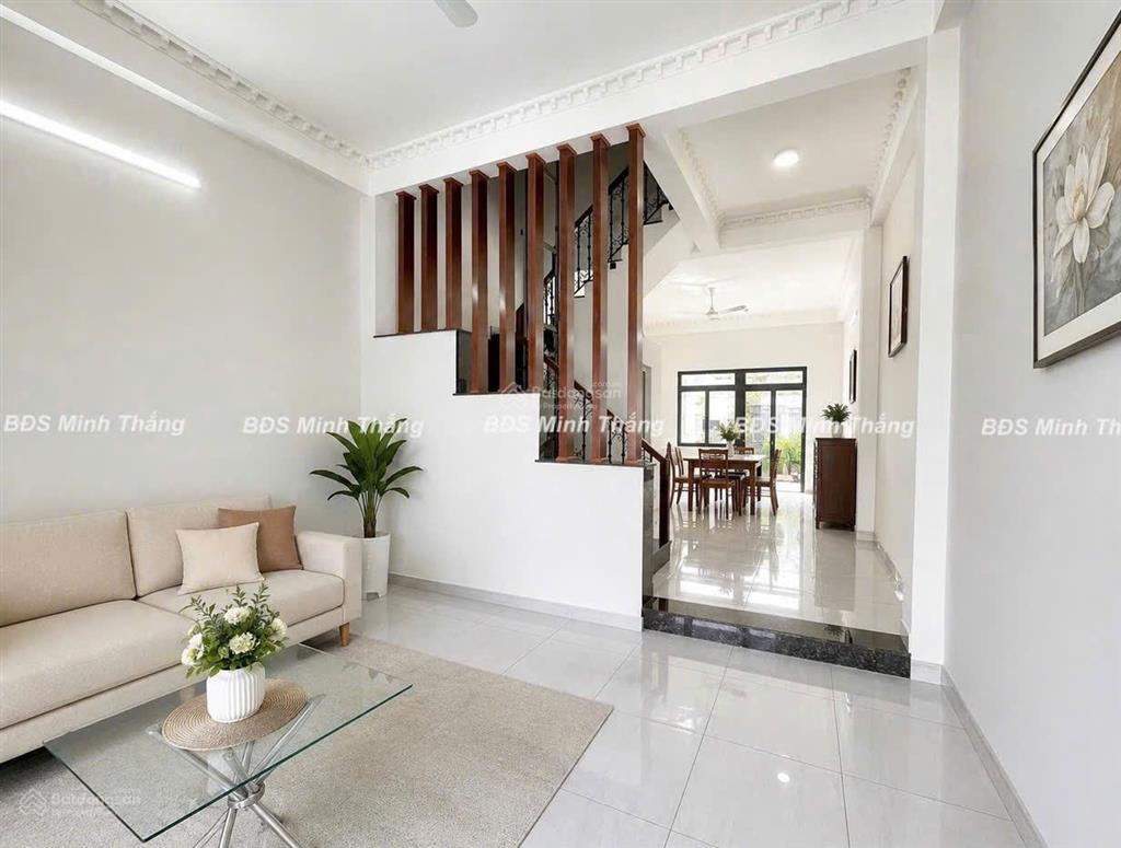 Chính chủ bán nhà 3 tầng, 130m2, lê văn lương, hẻm xe hơi thông, chỉ 6 tỷ