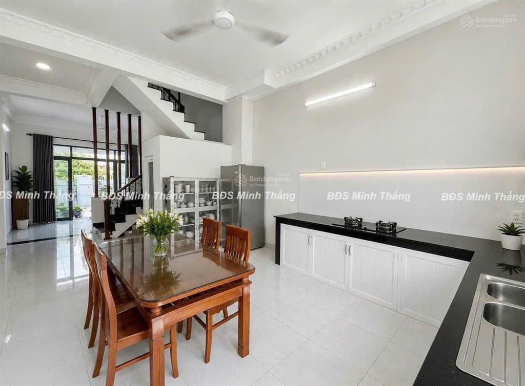 Chính chủ bán nhà 3 tầng, 130m2, lê văn lương, hẻm xe hơi thông, chỉ 6 tỷ