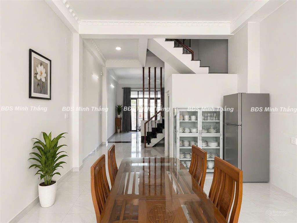 Bán nhà ngộp 3 tầng, 128.8m2, đường nguyễn bình, gần 3 trường đại học, giá chỉ 6 tỷ