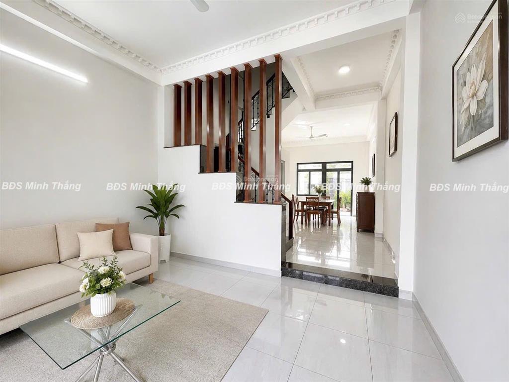 Bán nhà ngộp 3 tầng, 128.8m2, đường nguyễn bình, gần 3 trường đại học, giá chỉ 6 tỷ