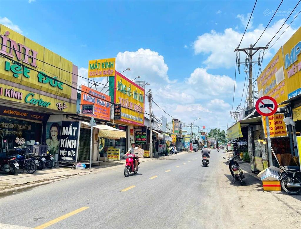 Bán dãy trọ 151m2 có 6 căn, góc 2 mặt tiền, sát mt lê văn lương, 5.4 tỷ, thu nhập 12tr/tháng