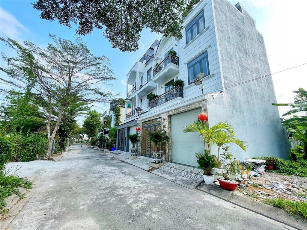 Bán đất ngang bề thế 7.3m, đường nguyễn bình, 80m2, sổ riêng, giá 3.7 tỷ