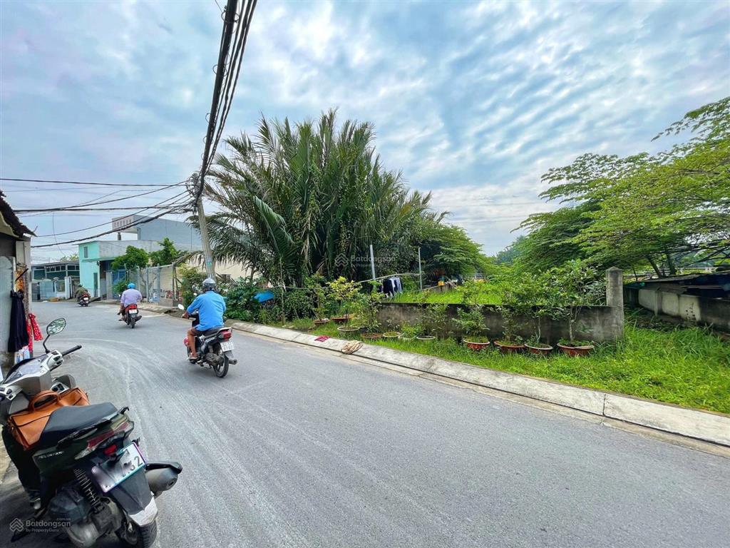 Bán đất 8,2m x 36m, lê văn lương, mặt tiền đường 8m, phía sau view sông thoáng mát, 6,7 tỷ