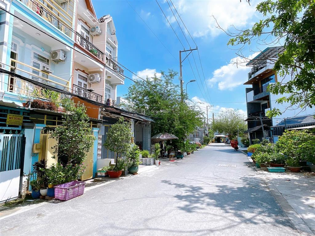 Chủ bán đất 6x20m, hẻm xe hơi, lê văn lương, ngay cầu long kiển, chỉ 3.7 tỷ