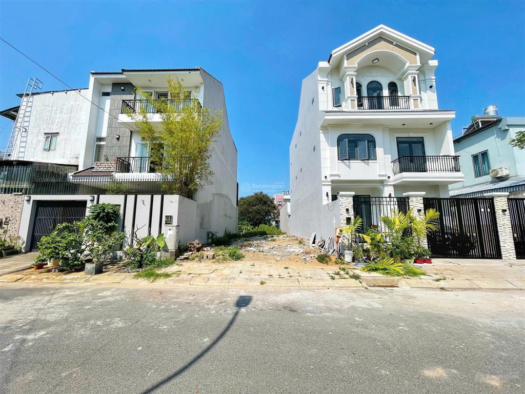 Ngộp bán đất 140m2, ngang 7m, đường 16m, lê văn lương chỉ 3 phút qua quận 7, giá 8,9 tỷ