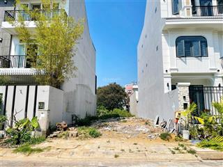 Ngộp bán đất 140m2, ngang 7m, đường 16m, lê văn lương chỉ 3 phút qua quận 7, giá 8.9 tỷ