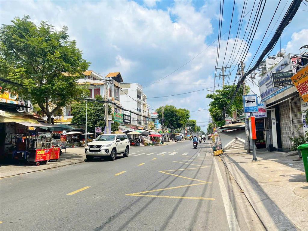 Bán đất 97m2, đường 22m, phạm hữu lầu, sát khu phú mỹ hưng, giá 9.9 tỷ