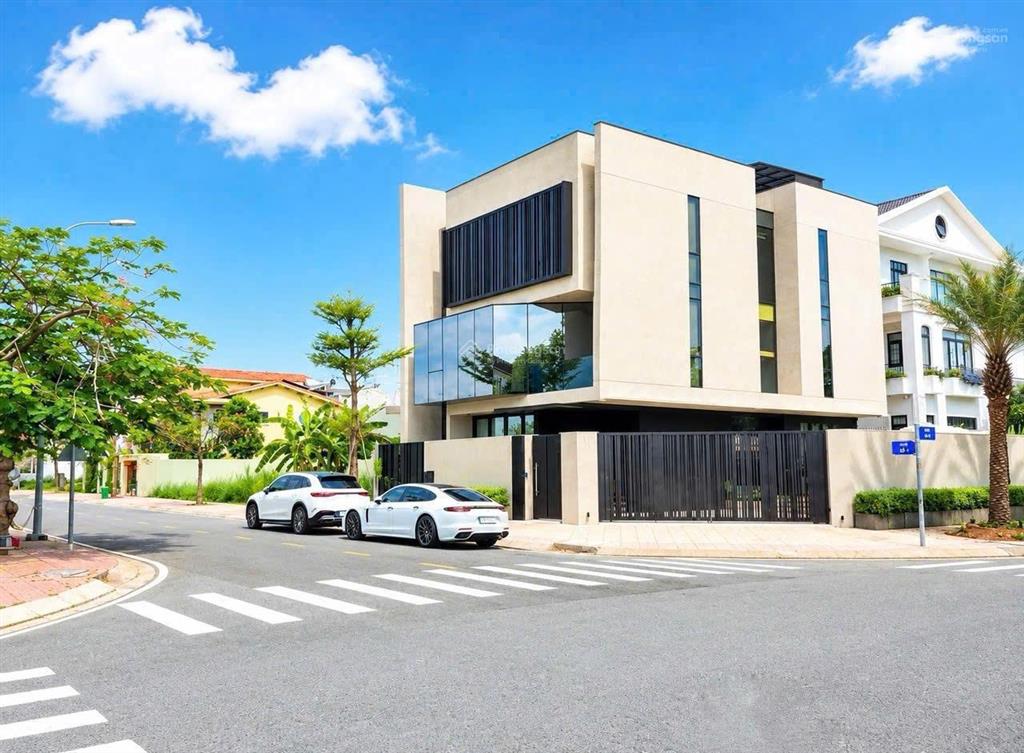 Bán đất nền khu bca phạm hữu lầu, 9x17m, sổ riêng, giá chỉ 14.3 tỷ