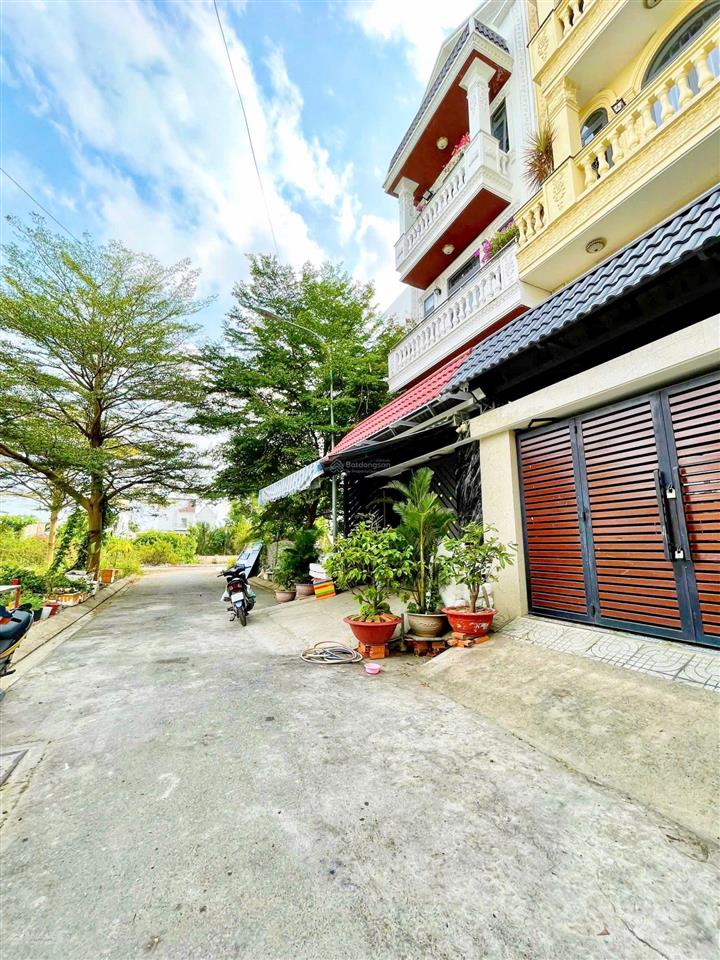 Chủ gấp bán 96m2 đất, gần mt lê văn lương, chỉ 3,6 tỷ, sổ riêng, xây được 5 tầng