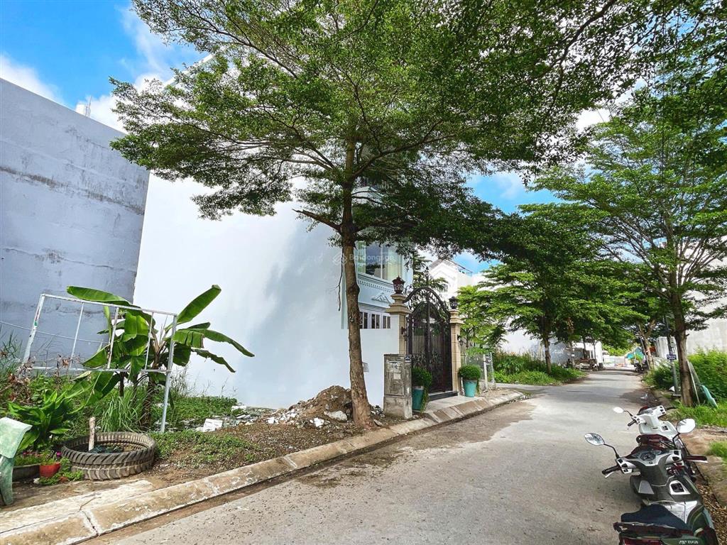 Ngộp bán đất 80m2, chỉ 50m ra lê văn lương, sổ riêng, đường 8m, giá 3.3 tỷ