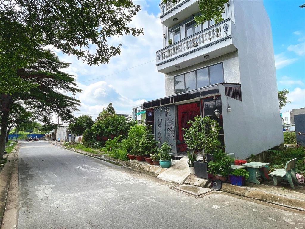 Ngộp bán đất 80m2, chỉ 50m ra lê văn lương, sổ riêng, đường 8m, giá 3.3 tỷ
