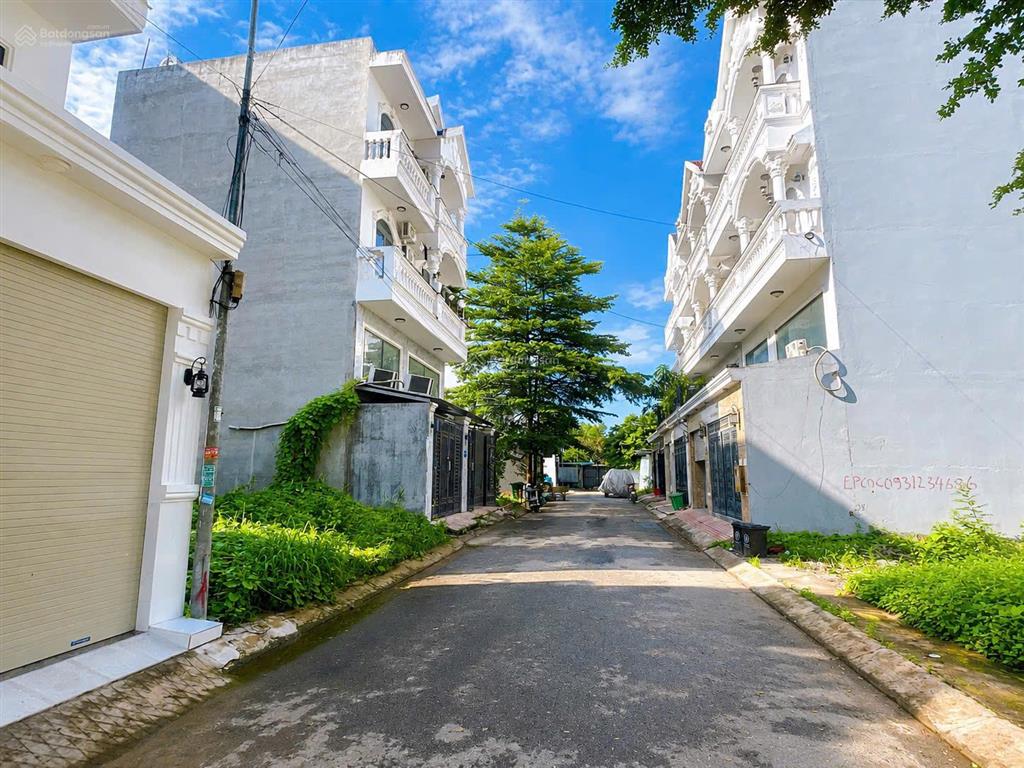 Khó khăn nên bán đất 80m2, sổ riêng, cách lê văn lương chỉ 50m, giá kẹt 3,2 tỷ