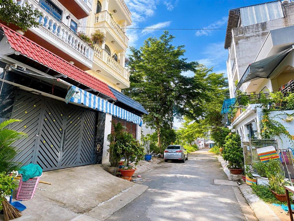 Khó khăn nên bán đất 80m2, sổ riêng, cách lê văn lương chỉ 50m, giá kẹt 3,2 tỷ