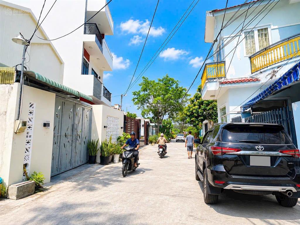 Chủ bán 171m2 đất lê văn lương, sổ riêng, xây tự do, chỉ 4.3 tỷ