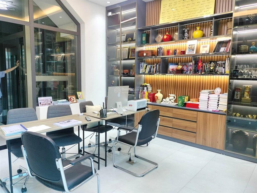 Nhà đẹp nguyễn văn cừ 101m2 6t thang máy ô tô vào nhà mt hơn 5m nhỉnh 31.x tỷ (tlchủ cần bán gấp)