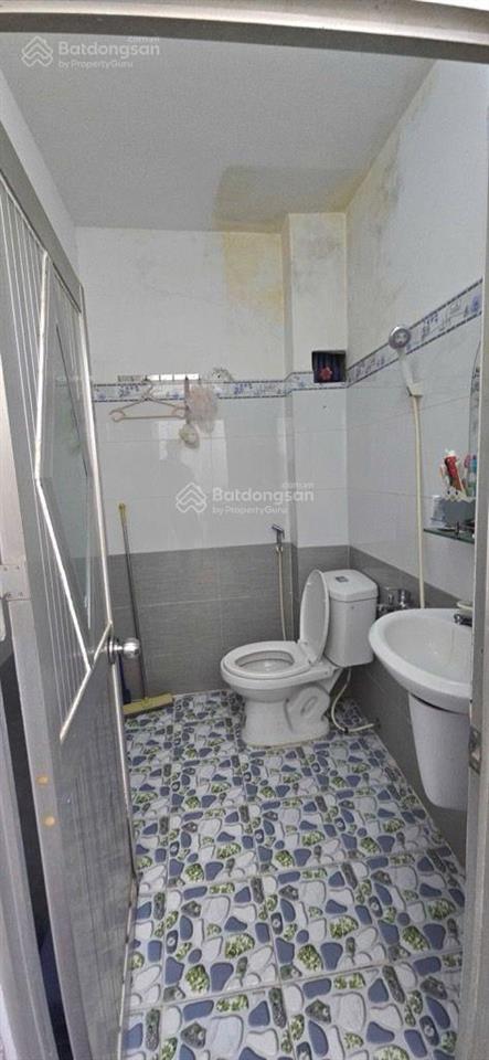 Nhà hẻm xe hơi gẩn nguyễn ảnh thủ  4x15m  2 tầng  ngay bến xe buýt hiệp thành  giá chỉ 3xty