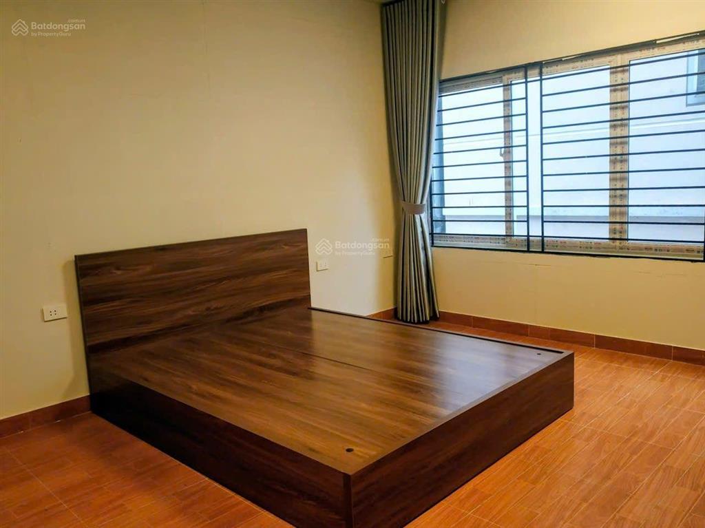 Chính chủ bán nhà ngõ 10 võng thị  ô tô đỗ cửa  mặt tiền 6m  diện tích 24m2 x 5 tầng giá 7.5 tỷ