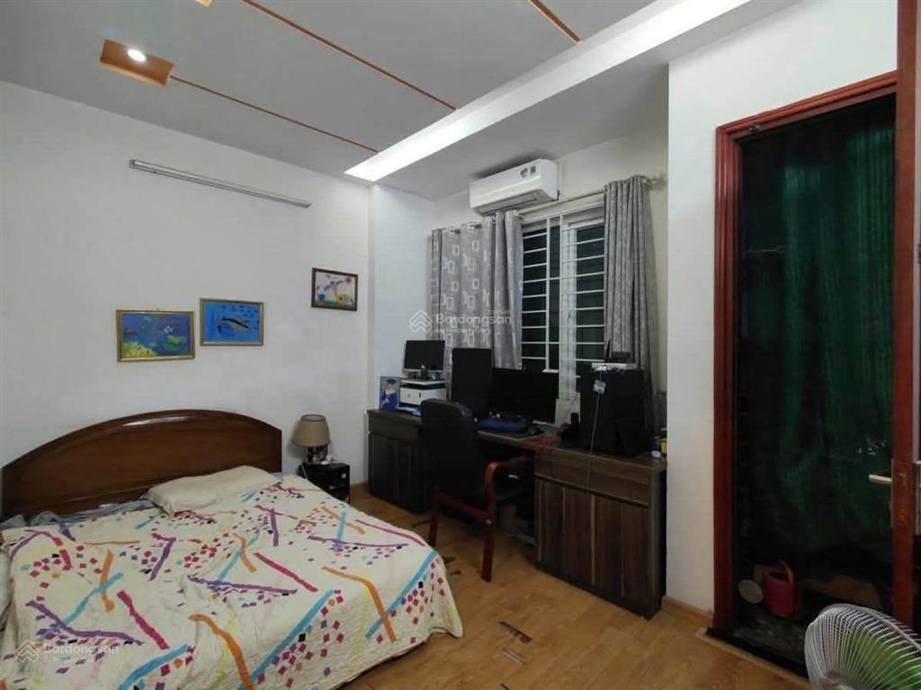 Nhà ngõ 50 võng thị  morning đỗ cửa  dt 45m2 x 5 tầng  mt 4.5m  khe thoáng, sổ nở hậu  ở luôn