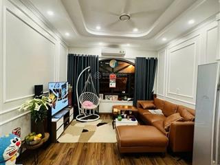 Nhà phố ngọc thụy  ô tô vào nhà  dt 40m2 x 6 tầng thang máy  mt 4m  đông nam  nội thất xịn sò