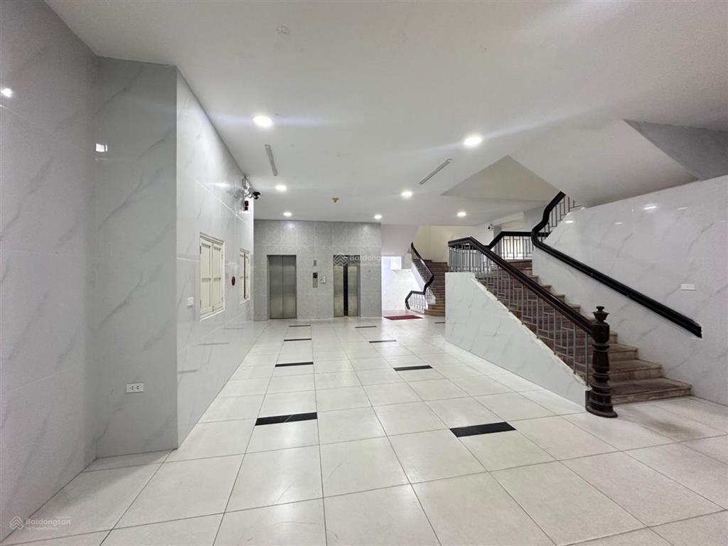 Siêu vip! bán chung cư trung tâm mỹ đình, 106m2, nhỉnh 6 tỷ, lô góc 2 ban công, ở ngay