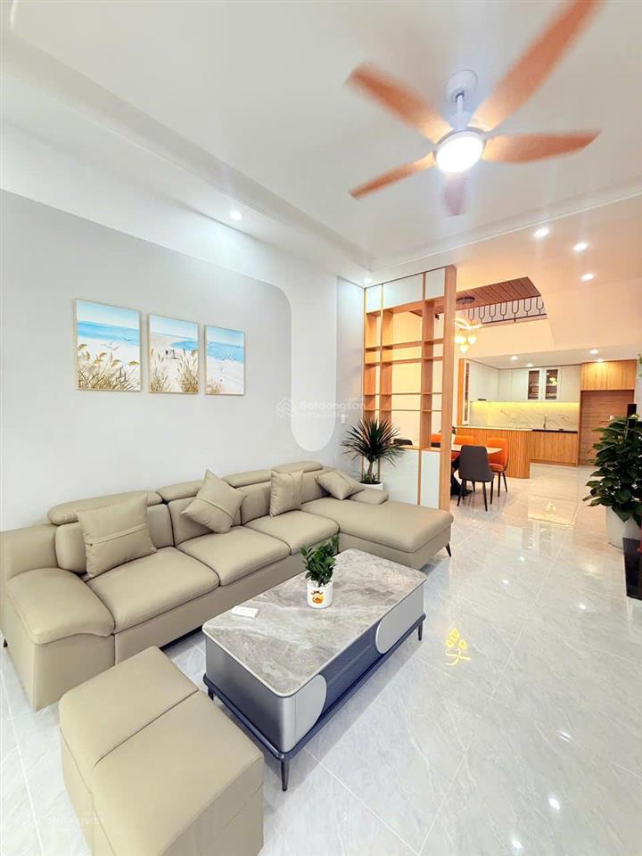 Bán gấp nhà mỹ đình, từ liêm 45m2, 6 ngủ, nhỉnh 7 tỷ, xách va li ở luôn, đi bộ sân mỹ đình, 16 chỗ