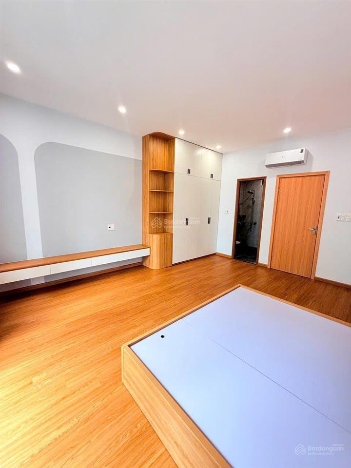 Bán gấp nhà mỹ đình, từ liêm 45m2, 6 ngủ, nhỉnh 7 tỷ, xách va li ở luôn, đi bộ sân mỹ đình, 16 chỗ