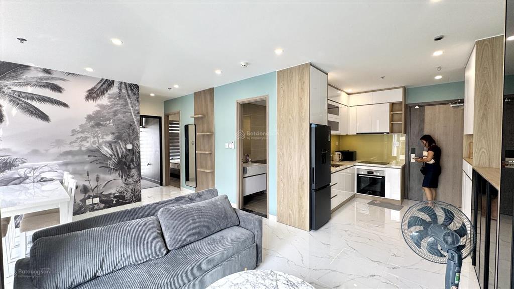 Cho thuê căn hộ 2pn+ full nt đẹp, mới 100%, gần vincom, view thoáng, nhà sẵn ở ngay