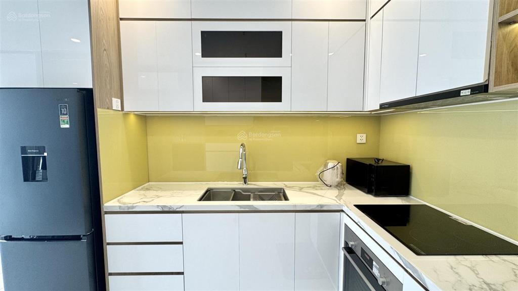 Cho thuê căn hộ 2pn+ full nt đẹp, mới 100%, gần vincom, view thoáng, nhà sẵn ở ngay