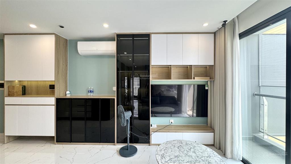 Cho thuê căn hộ 2pn+ full nt đẹp, mới 100%, gần vincom, view thoáng, nhà sẵn ở ngay