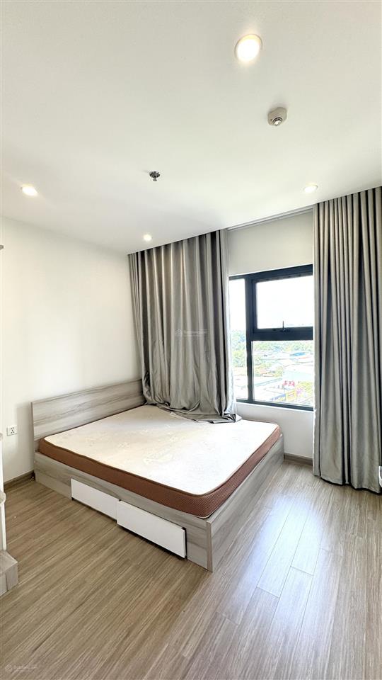 Cho thuê căn góc 2pn + full nt nhà đẹp, sẵn pass xem nhà 24/7 ở ngay giá tốt vin q9 tháng 2/26