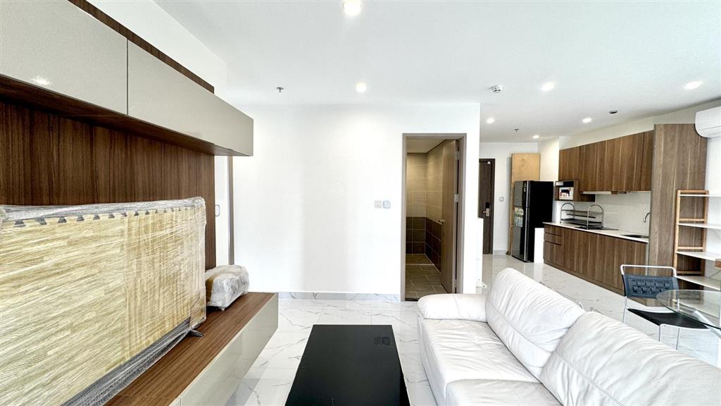 Cho thuê căn 2pn + căn góc full nội thất view ra vincom, quảng trường cực đẹp, nhà mới, hướng mát