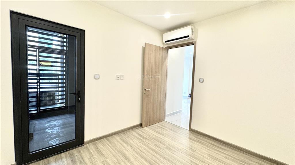 Cho thuê căn hộ 2pn2wc đối diện vincom megamall, nhà mới 100%, view đẹp, hướng mát cả ngày sẵn pass