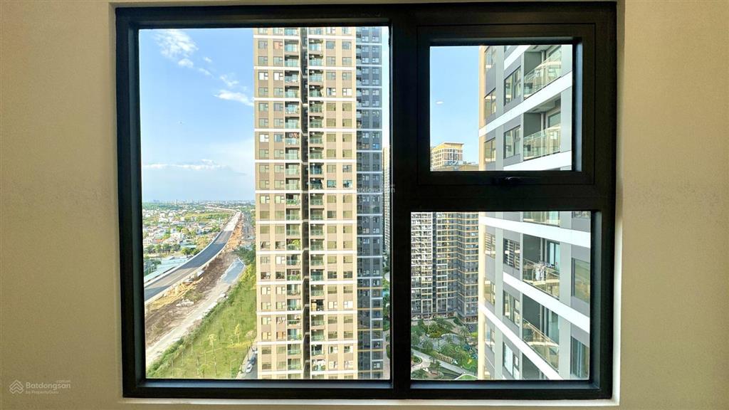 Cho thuê căn hộ 2pn2wc đối diện vincom megamall, nhà mới 100%, view đẹp, hướng mát cả ngày sẵn pass