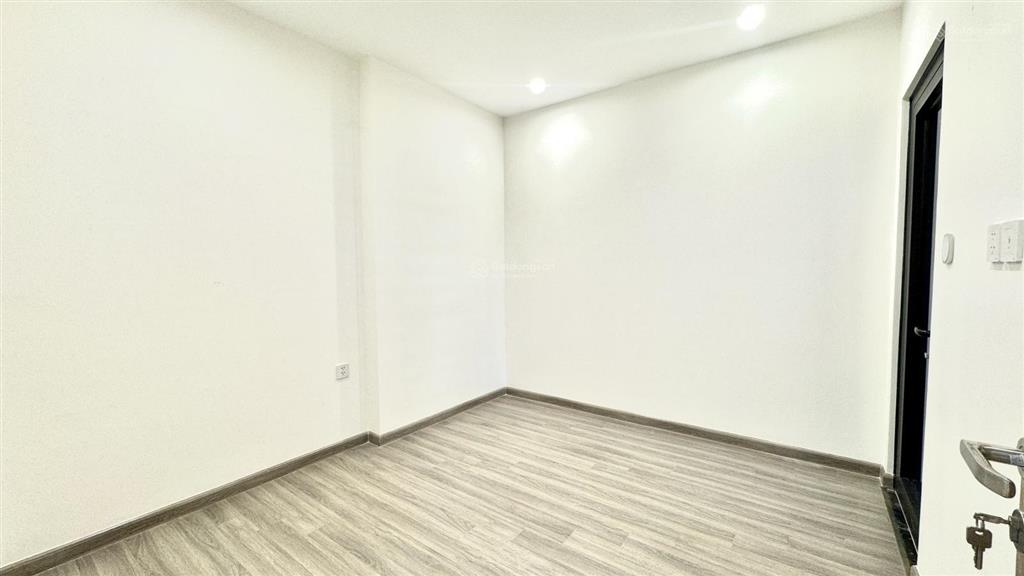 Cho thuê căn hộ 2pn2wc đối diện vincom megamall, nhà mới 100%, view đẹp, hướng mát cả ngày sẵn pass