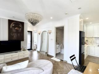 Siêu phẩm 2pn + căn góc full nt luxury full sàn gỗ, view cực đẹp có 1 phòng làm việc nhà sẵn ở ngay