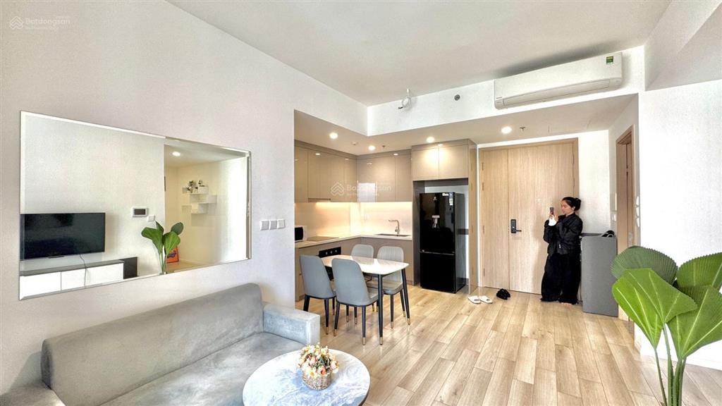 Cho thuê căn 1pn+ đầy đủ nội thất free gym & pql, gần vincom, vinschool, có bảo vệ 24/7, view đẹp