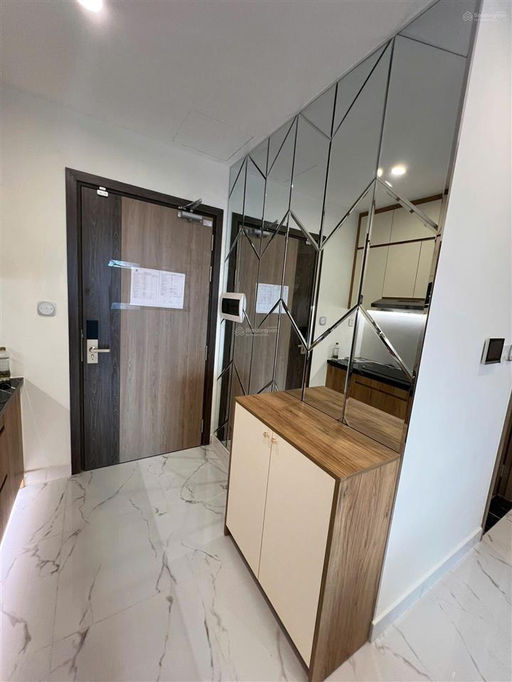 Cho thuê căn 2pn2wc full nt mới đẹp, gần vincom, quảng trường, sẵn pass ở ngay, xem nhà 24/7 ạ