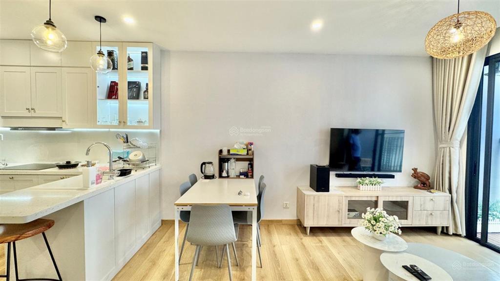 Cho thuê căn 3pn full nt bao đẹp,, view cực đẹp, view hồ bơi, hướng mát cả ngày, nhà thoáng gió