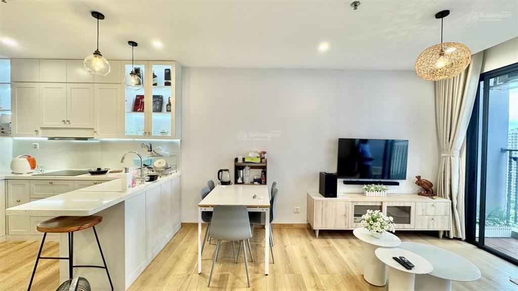 Cho thuê căn 3pn full nt bao đẹp, nhà mới, view hồ bơi, hướng mát cả ngày, sẵn pass xem nhà 24/7