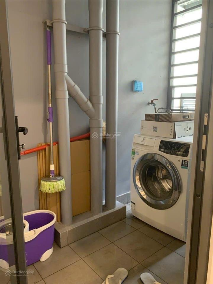 Cho thuê căn 2pn 1wc full nội thất view cực đẹp, sẵn pass ở ngay, tầng thấp hướng mát